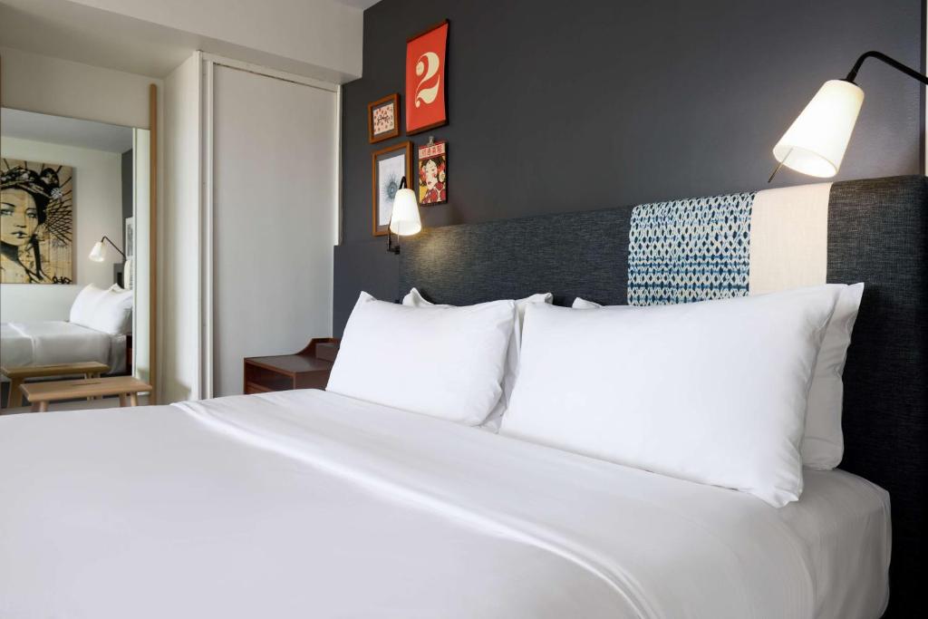 Tranquil Rooms with Modern Perks
