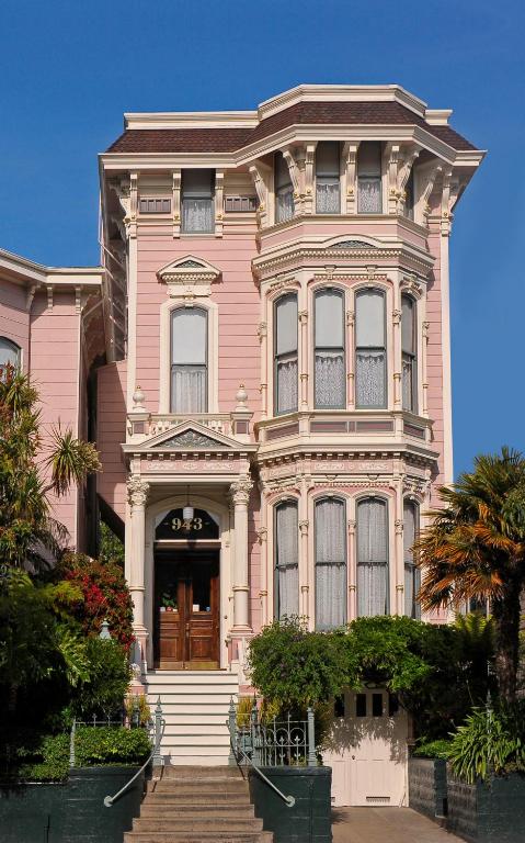 Stay Cozy at Inn San Francisco